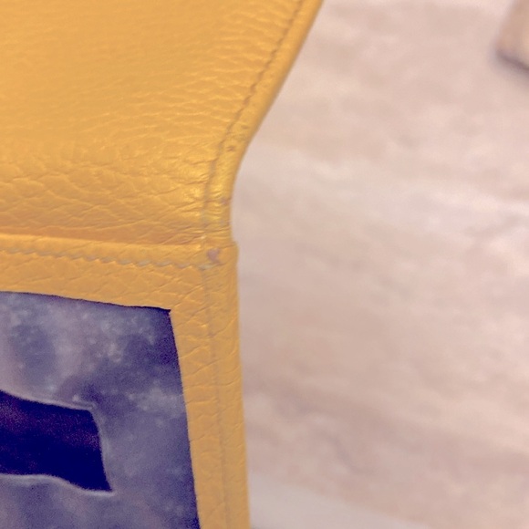 Gucci Yellow Leather Vintage Card Holder - Picture 8 of 8